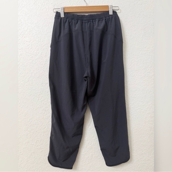 Lululemon Final Play Crop 23" Black
Pants Women's Size 6 - Picture 15 of 16